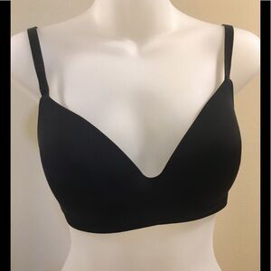 Victoria’s Secret No Wire Sans Armature Bra 34D